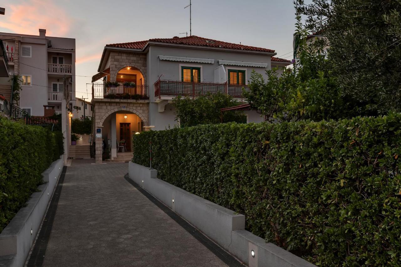 Apartments Carmen Makarska Extérieur photo