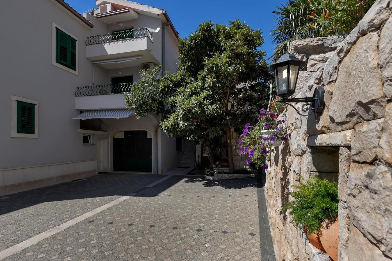 Apartments Carmen Makarska Extérieur photo