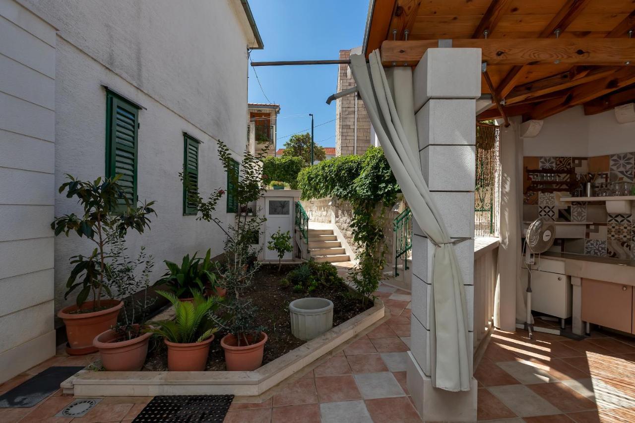 Apartments Carmen Makarska Extérieur photo