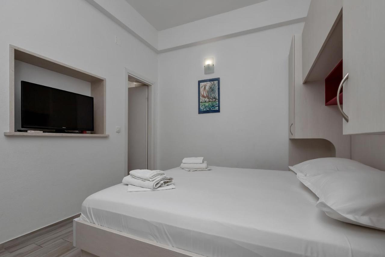 Apartments Carmen Makarska Extérieur photo
