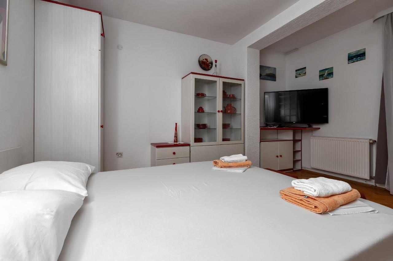 Apartments Carmen Makarska Extérieur photo