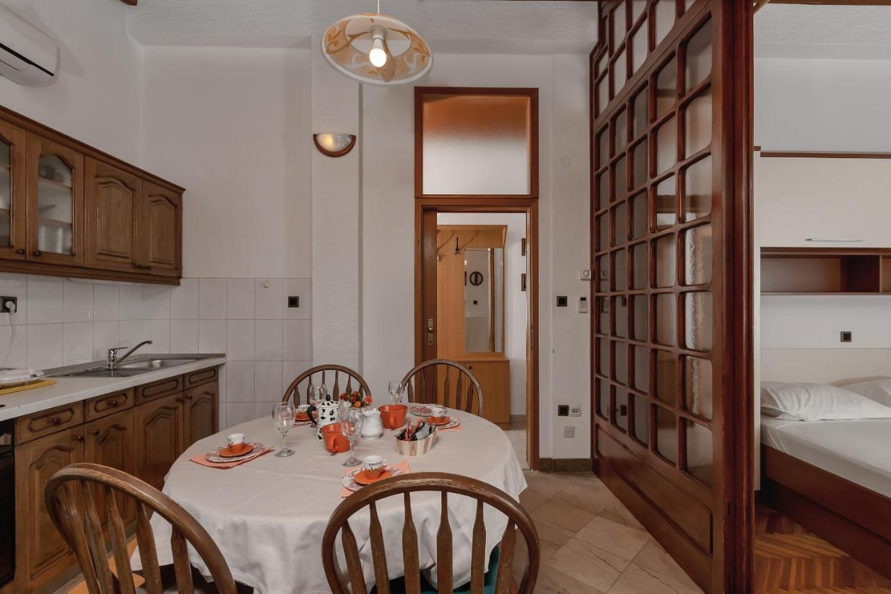 Apartments Carmen Makarska Extérieur photo