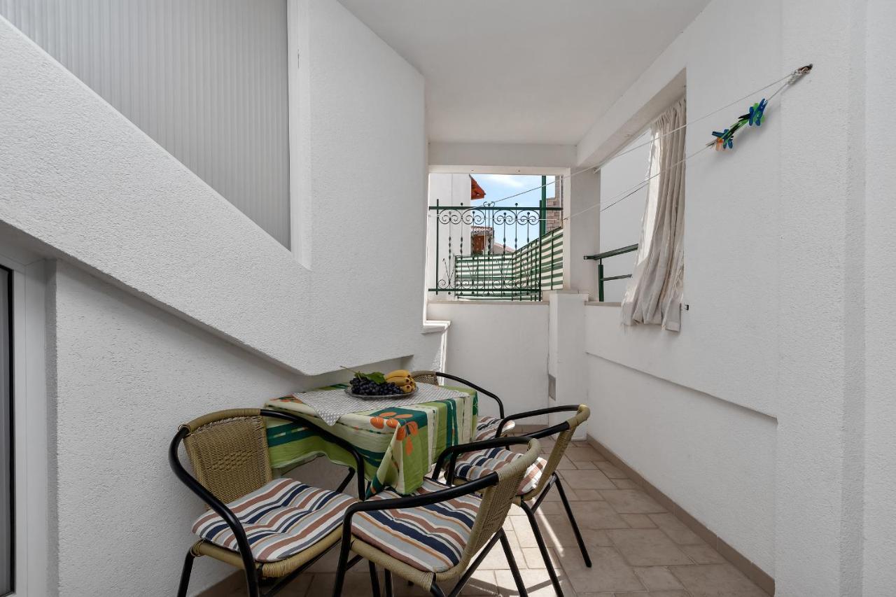 Apartments Carmen Makarska Extérieur photo