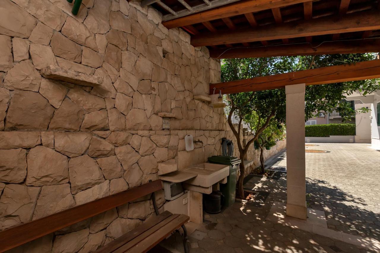 Apartments Carmen Makarska Extérieur photo
