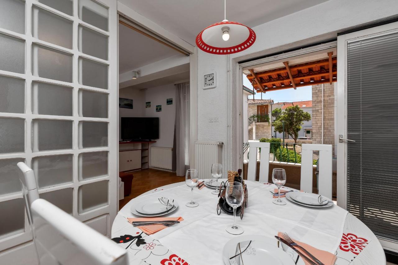 Apartments Carmen Makarska Extérieur photo