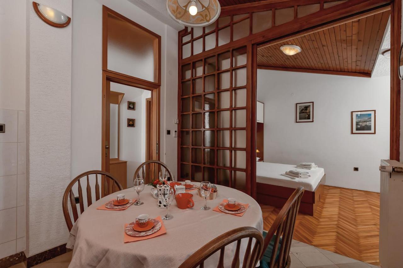 Apartments Carmen Makarska Extérieur photo