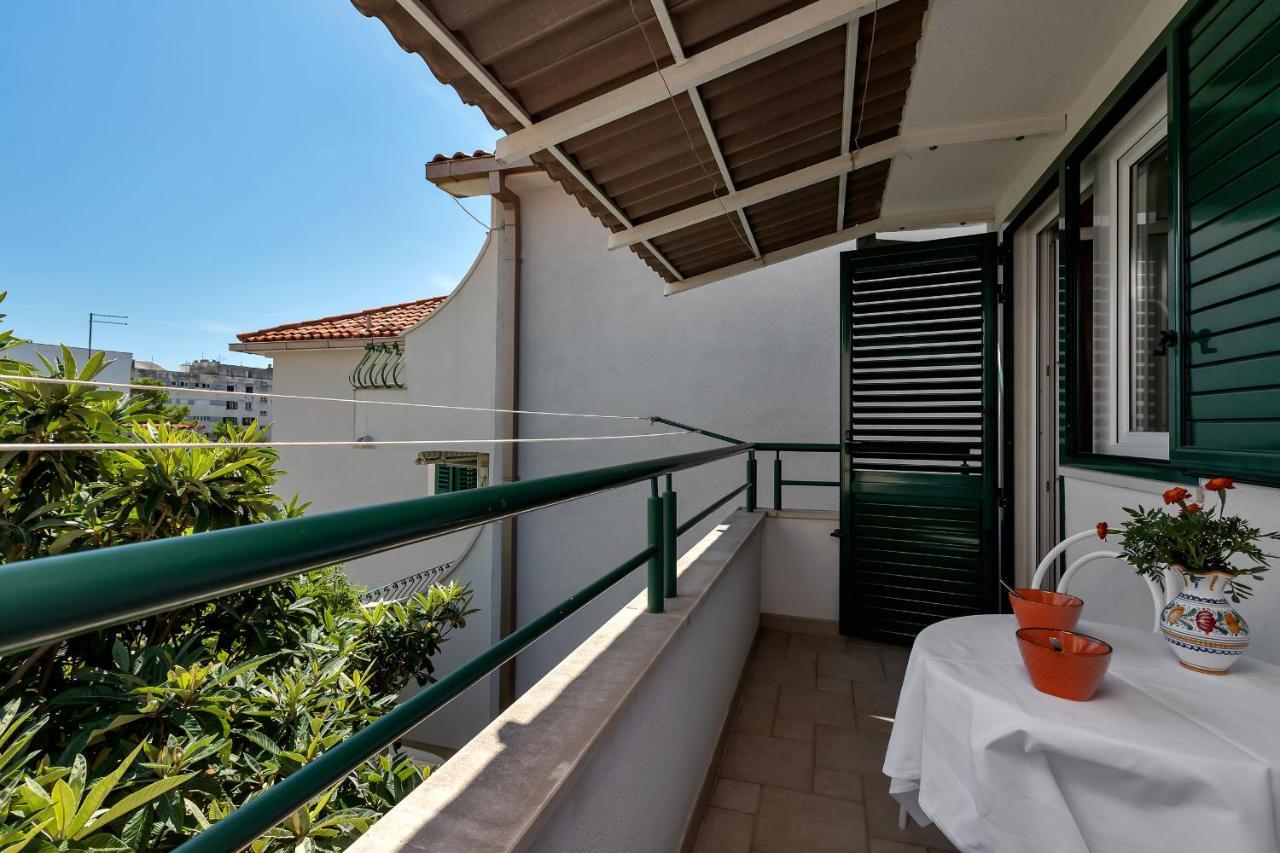 Apartments Carmen Makarska Extérieur photo