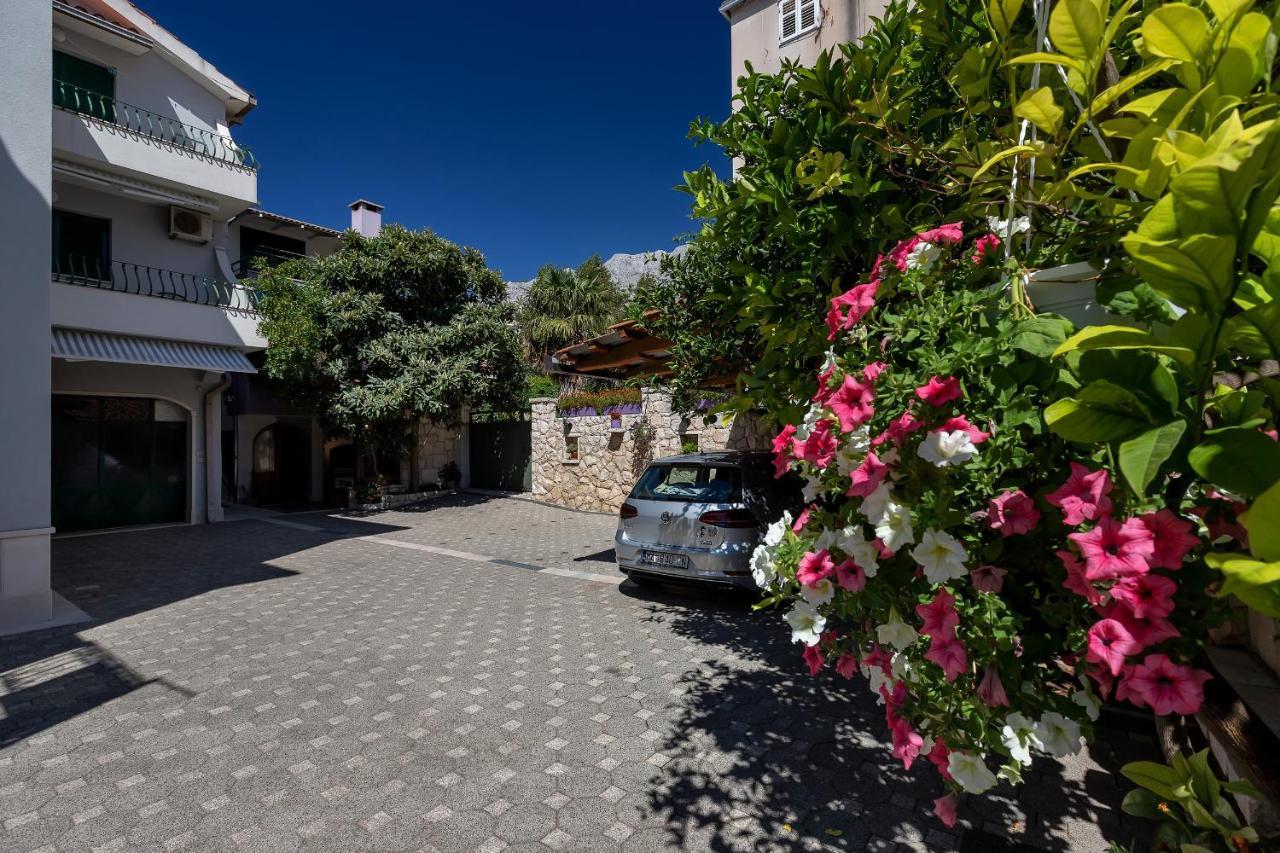 Apartments Carmen Makarska Extérieur photo