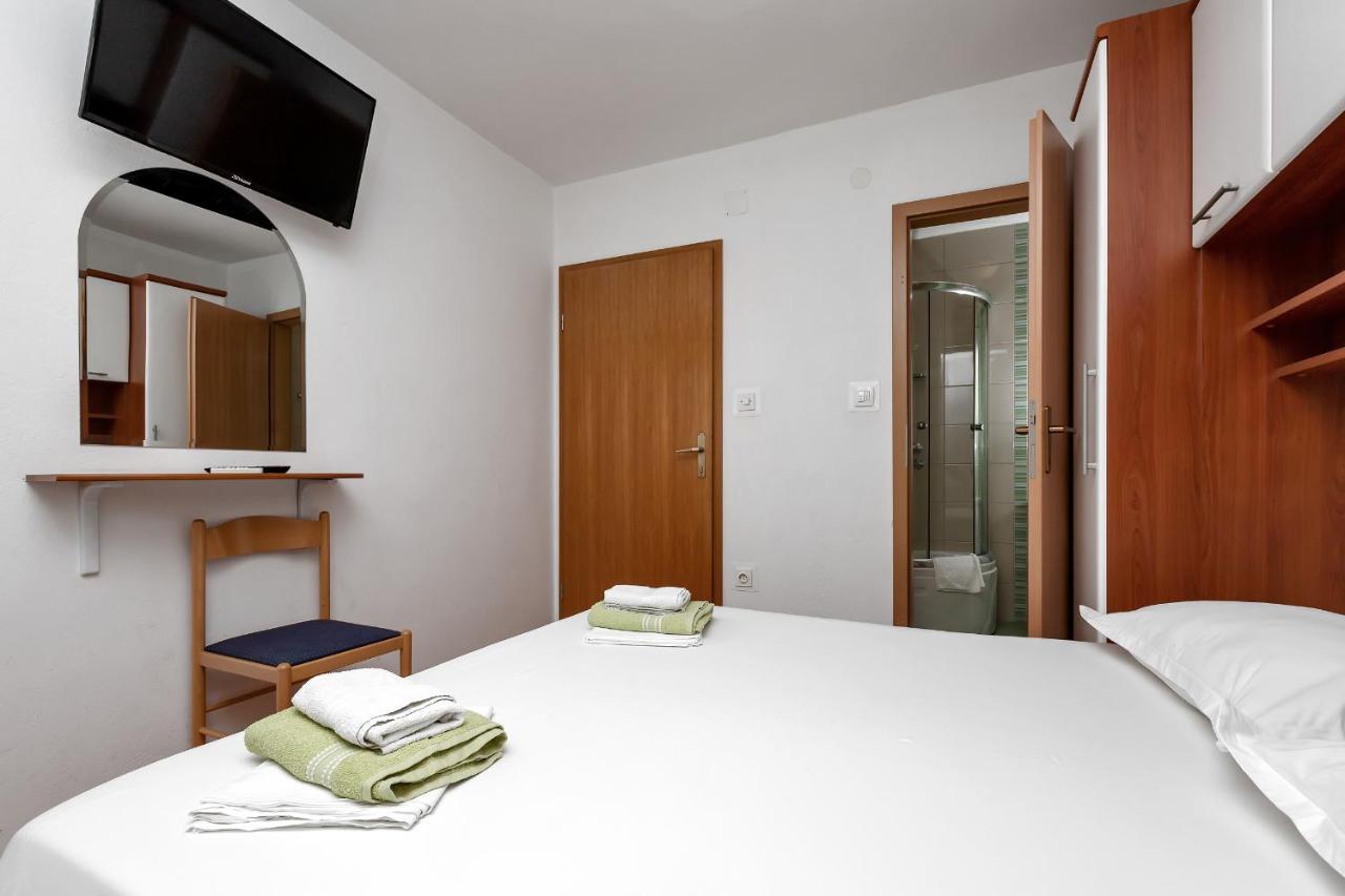 Apartments Carmen Makarska Extérieur photo