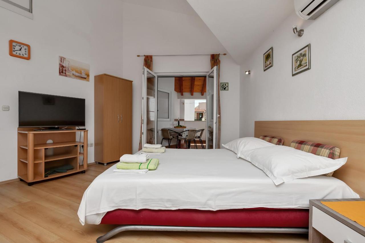 Apartments Carmen Makarska Extérieur photo