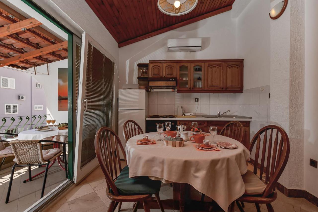 Apartments Carmen Makarska Extérieur photo