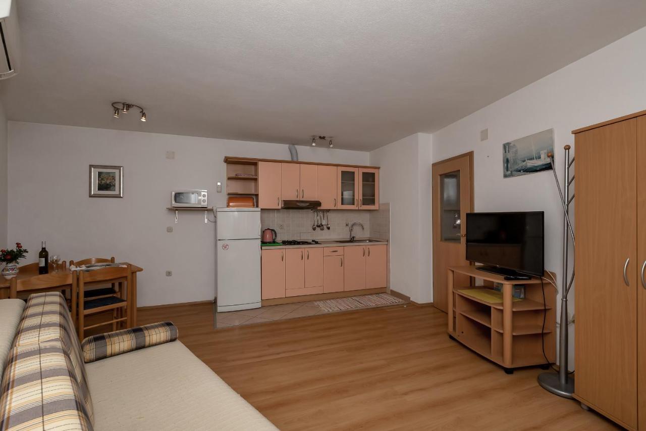 Apartments Carmen Makarska Extérieur photo